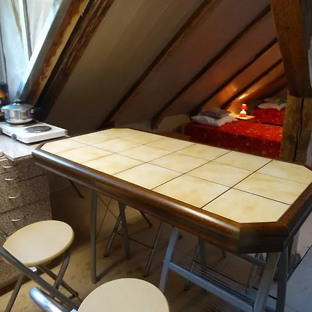 Frendlen Apartmend بارنو