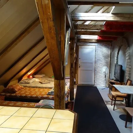 Frendlen Apartmend شقة بارنو