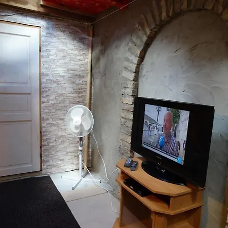 Frendlen Apartmend شقة